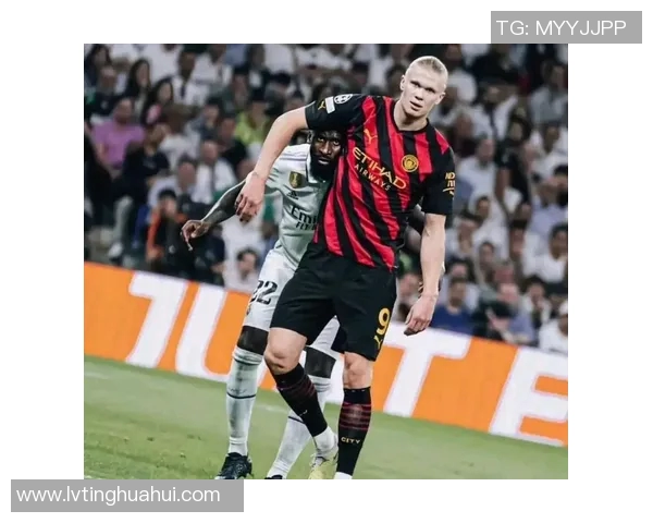 足球明星在赛场上的精彩防守瞬间高清图集展示