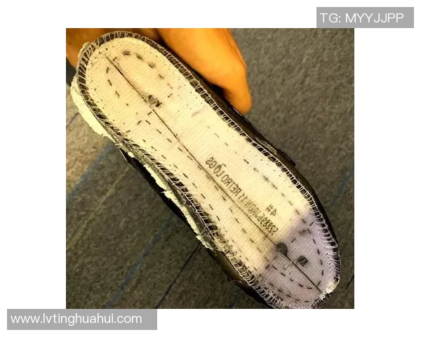 揭秘足球明星专属球鞋制作过程的精彩视频分享