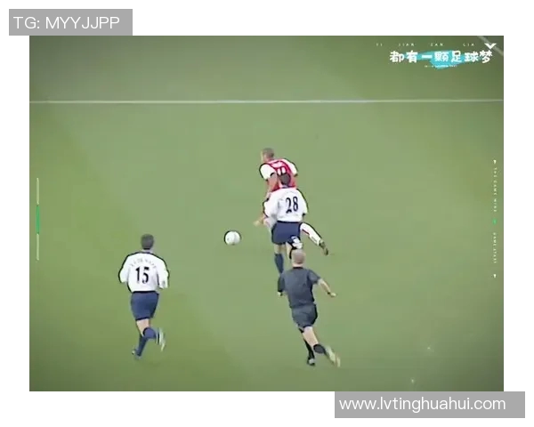 足球明星各具特色的进球方式探秘与分析