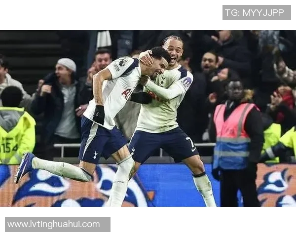 曼联与热刺在上海的精彩对决结果揭晓引发球迷热议