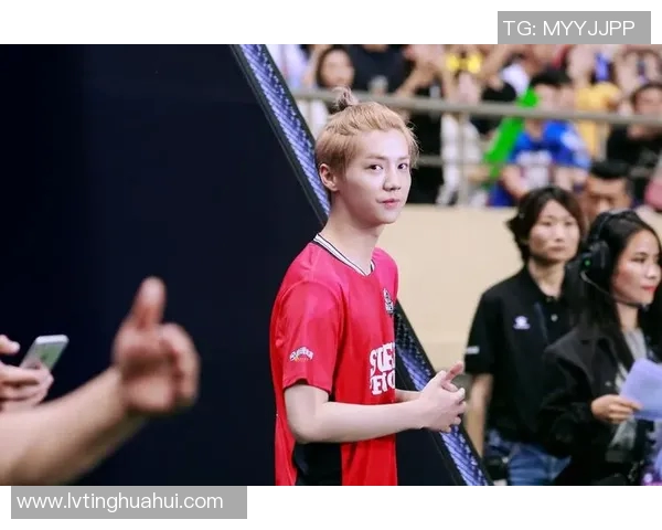 18年企鹅足球明星赛精彩回顾与明星球员风采展示